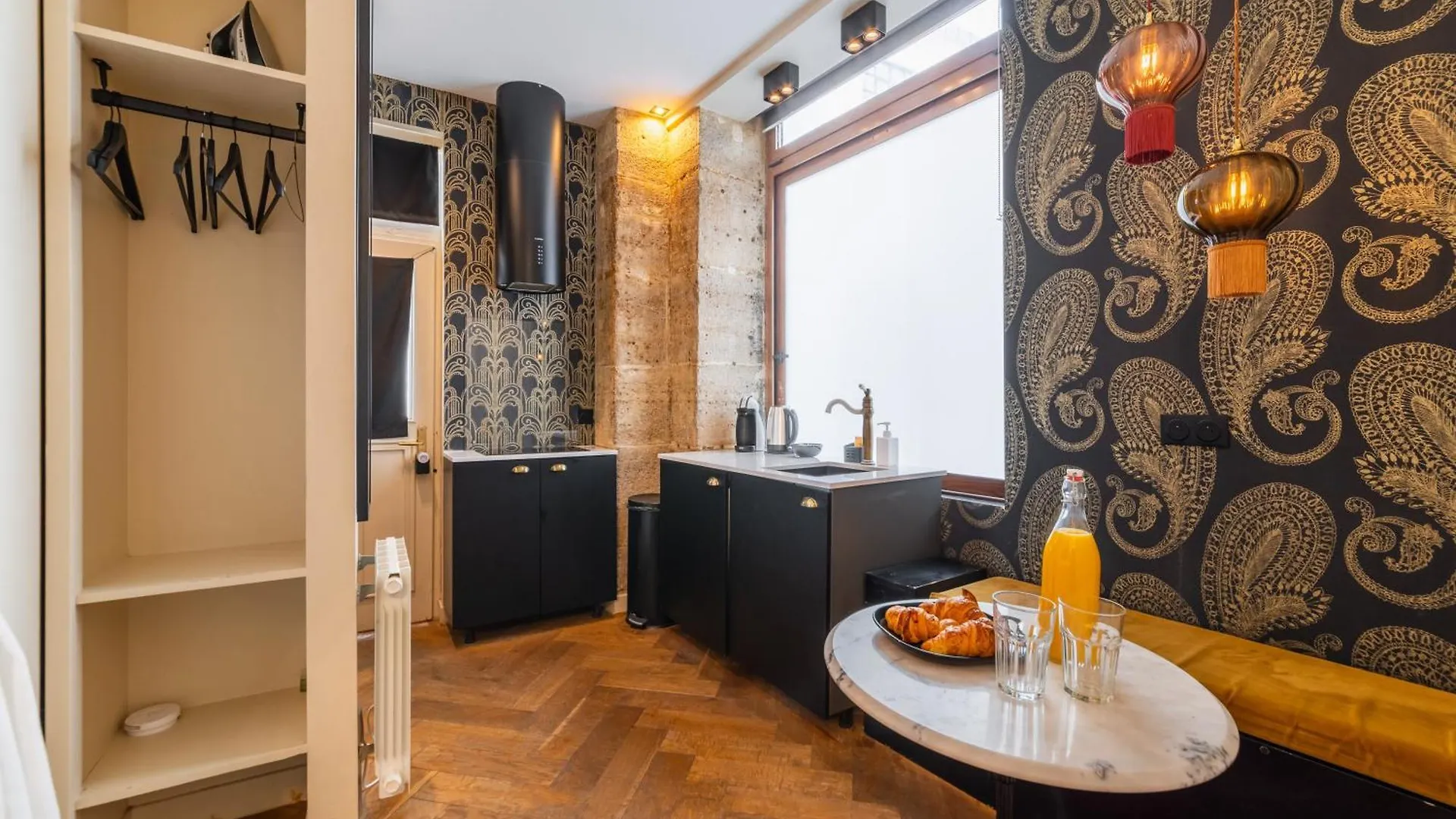 Studio Bien Equipe Proche De Toutes Commodites -2P location